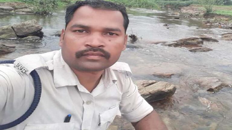 जुए के शौक़ीन पुलिस वाले ने मालखाने से 55 लाख और 10 लाख के जेवर कर दिए गायब