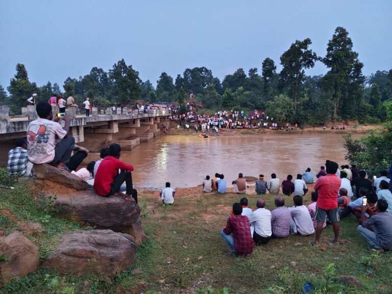 Singrauli - दुर्गा विसर्जन कार्यक्रम देखने गए दो लोग नदी में डूबे, मौत