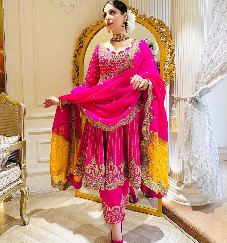 Anarkali Suit Design: फेस्टिव सीजन के लिए देखें ट्रेंडी अनारकली सूट्स का शानदार कलेक्शन