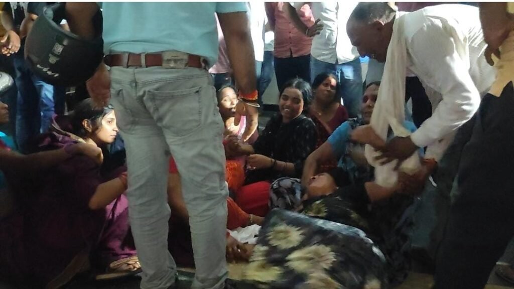 SINGRAULI - जिला जेल में बंद कैदी की हुई मौत, परिजन जिला अस्पताल में कर रहे हंगामा