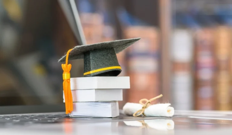 Top 10 Scholarships for Studying Abroad in 2025