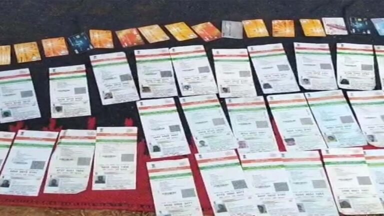 SINGRAULI - डाक विभाग की लापरवाही, सैकड़ो दस्तावेज लावारिश तरीके से बरामद, जांच में जुटे अफसर