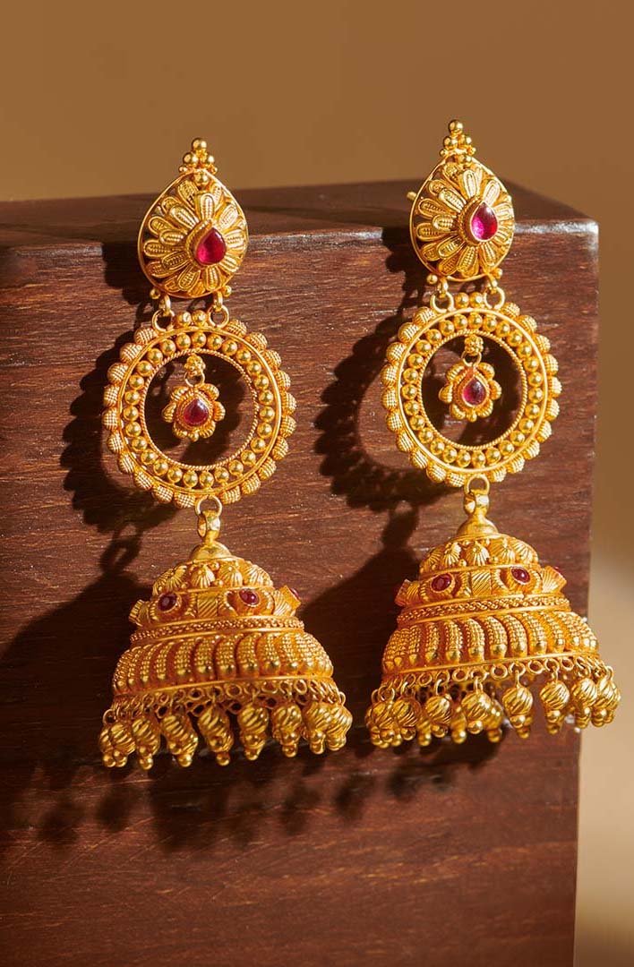 Gold Jhumka Design: देखें ये लेटेस्ट झुमका डिजाइन