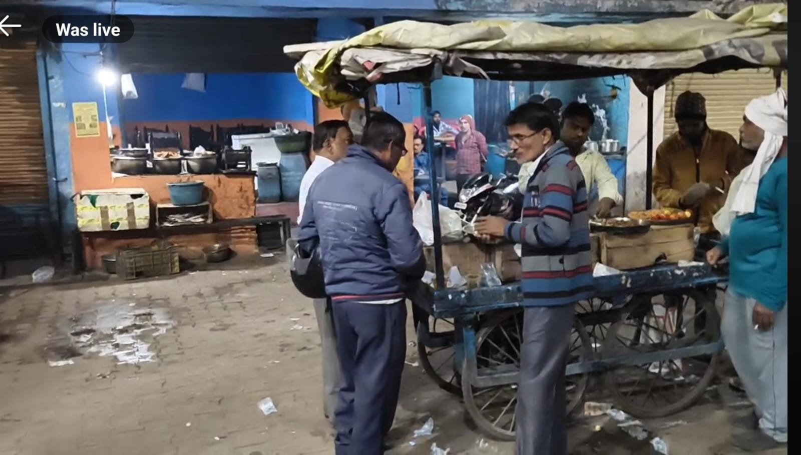 SINGRAULI - सार्वजानिक स्थानों में पी रहे शराब, जिम्मेदार अधिकारी दबाब में नहीं कर रहे कार्यवाही 2 SINGRAULI - सार्वजानिक स्थानों में पी रहे शराब, जिम्मेदार अधिकारी दबाब में नहीं कर रहे कार्यवाही