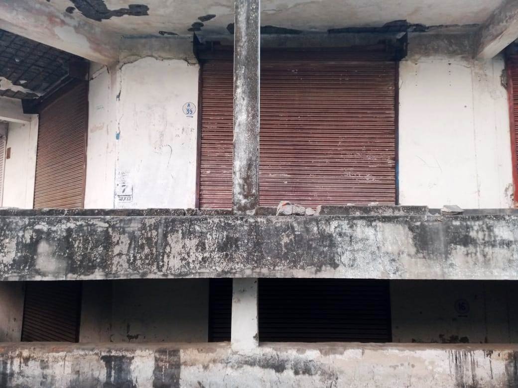 SINGRAULI - व्यावसायिक प्लाजा के लाखों की शटर रेलिंग चोरी, सवालों में घिरी कोतवाली पुलिस