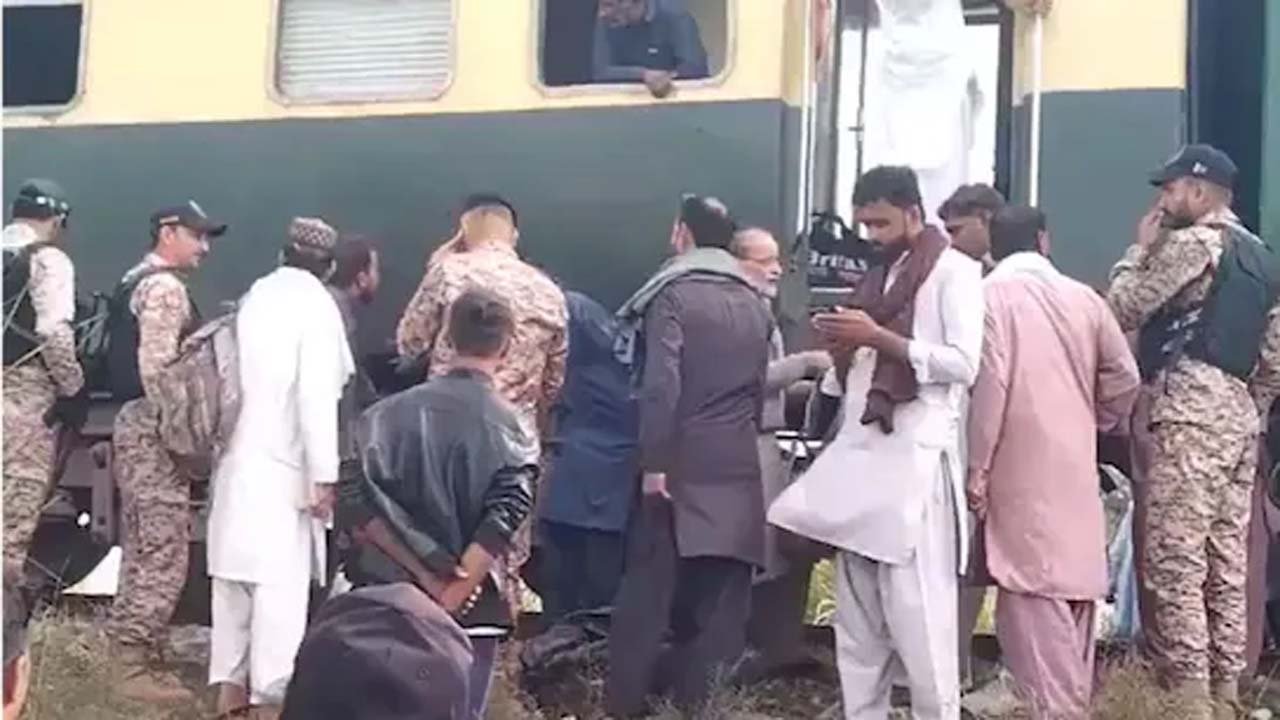 20 रुपये के विवाद में पहले कर दी पत्नी की हत्या फिर खुद ट्रेन से कटकर दी जान