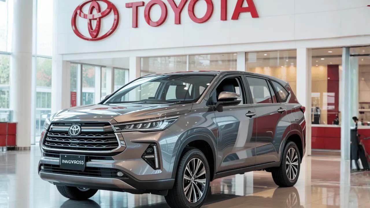 Toyota Innova Hycross: एक हाइब्रिड इंजन और 7-सीटर कम्फर्ट कार जो Rs 13,299 में उपलब्ध है