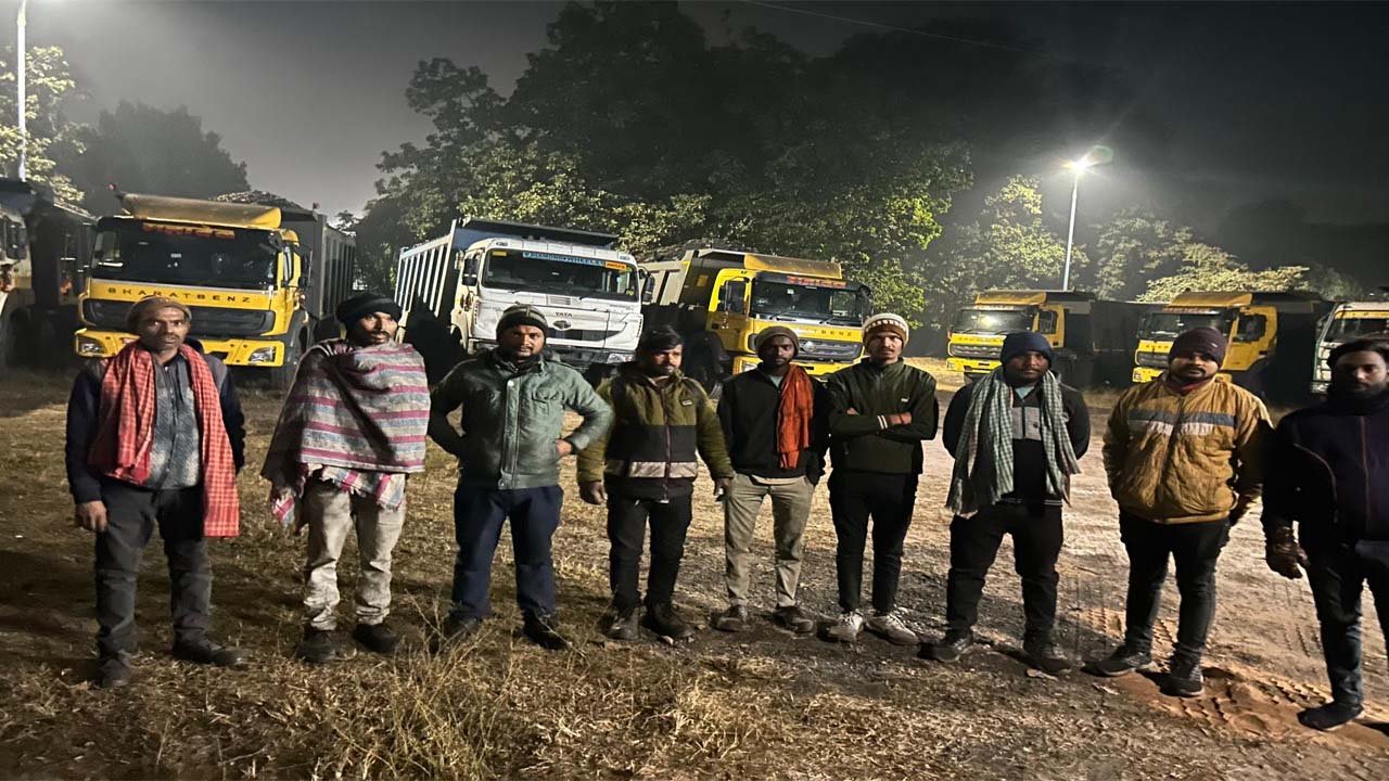 Singrauli: झींगुरदा माइंस में परिवहन विभाग की रोड सेफ्टी इनफोर्समेंट चेक पॉइंट सिंगरौली की ऐतिहासिक कार्रवाई