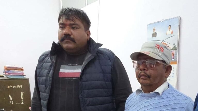 रीवा - आरआई रिश्वत लेते लोकायुक्त