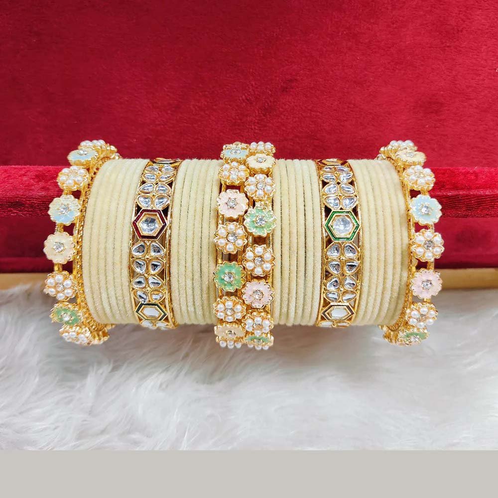 इन खूबसूरत बैंगल्स डिज़ाइनों से सजाइए अपनी कलाइयां | Latest Bangles Design 2026 3 इन खूबसूरत बैंगल्स डिज़ाइनों से सजाइए अपनी कलाइयां | Latest Bangles Design 2026