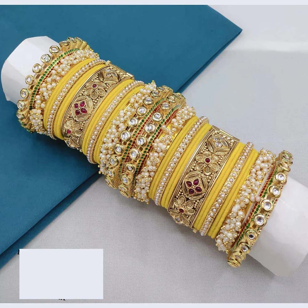 इन खूबसूरत बैंगल्स डिज़ाइनों से सजाइए अपनी कलाइयां | Latest Bangles Design 2026 4 इन खूबसूरत बैंगल्स डिज़ाइनों से सजाइए अपनी कलाइयां | Latest Bangles Design 2026
