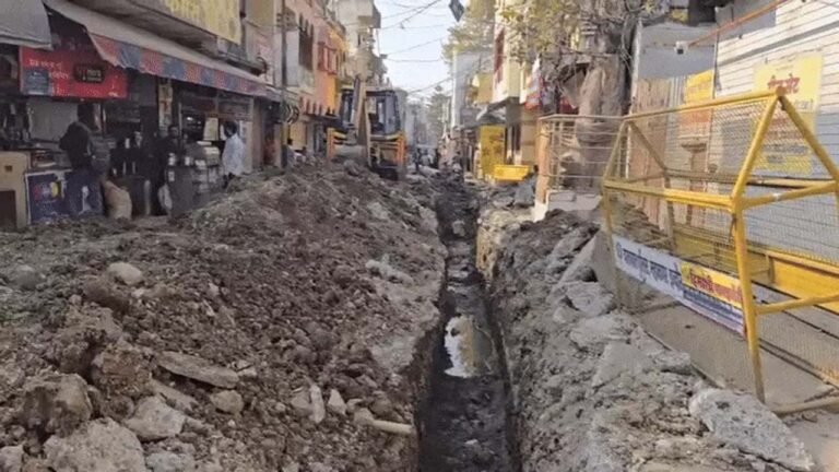 इंदौर - मेहमान आते हैं, लेकिन यहां का पानी नहीं पीते