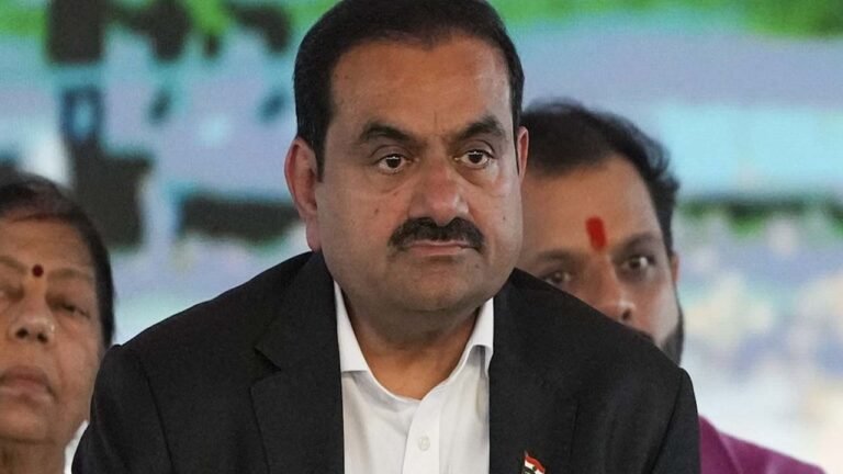 राजस्थान : अडानी समूह से जुड़ी कंपनी के ख़िलाफ़ फैसला देने के फ़ौरन बाद हुआ जज का तबादला