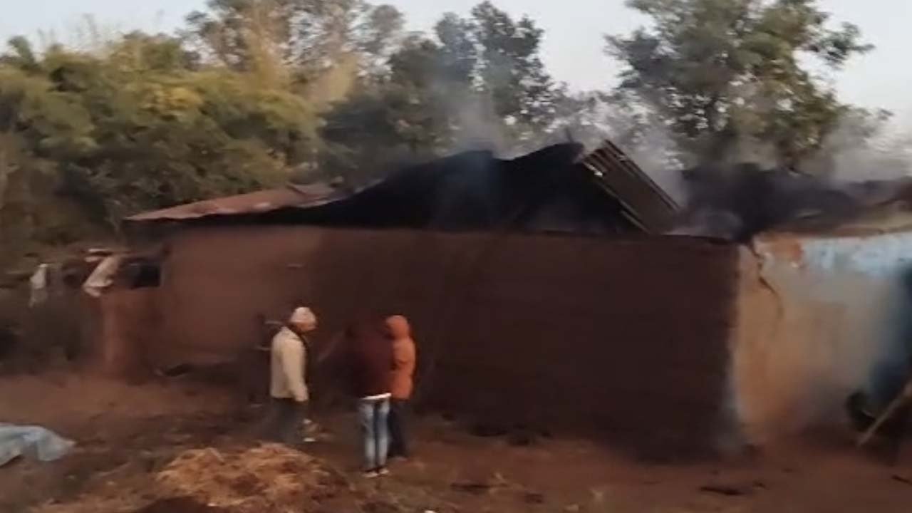 मां के सामने जिंदा जला बेटा : मदद के लिए चिल्लाते रही मां