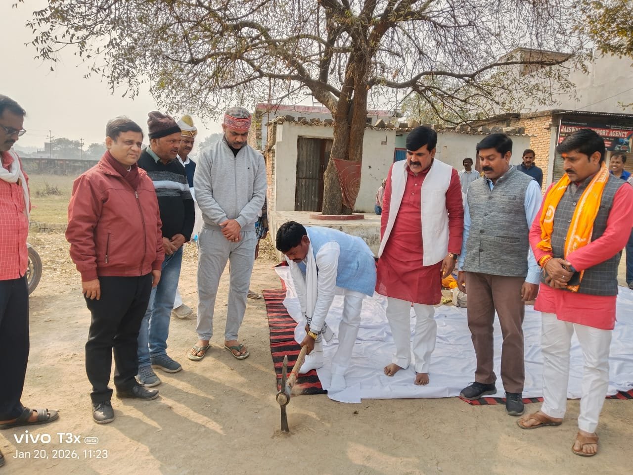 The 4 km Obra-Dala road project was inaugurated in Sonbhadra.