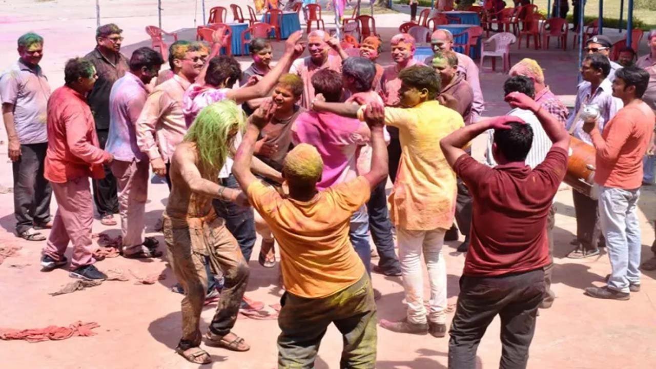 SINGRAULI - होली अवकाश संशोधन: 4 मार्च को स्थानीय छुट्टी, 2 मार्च रद्द