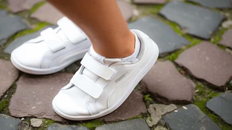 पीले सफेद जूते साफ करने के 5 घरेलू तरीके : बच्चों के शूज बनाएं चमकदार