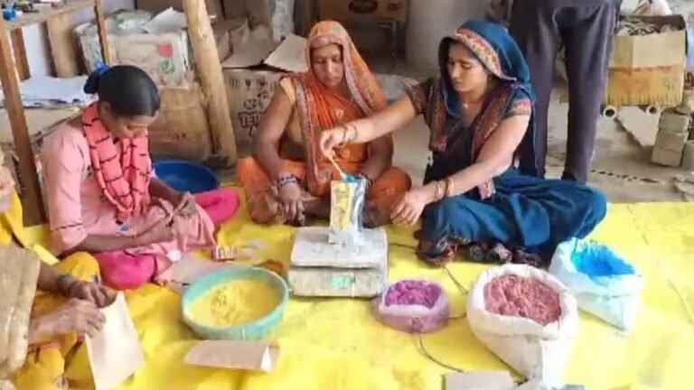MP - महिलाओं ने ऐसा आर्गेनिक गुलाल बनाया कि खा लें तो भी नहीं होगा नुकसान