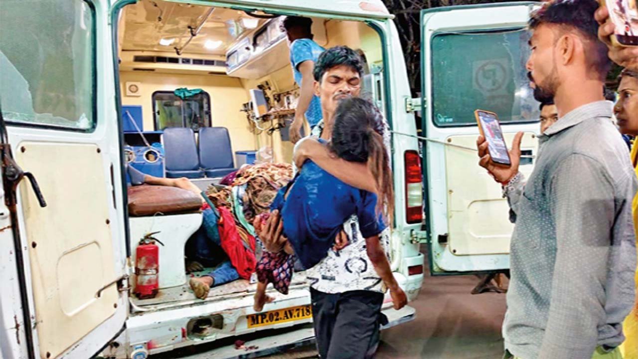 पिकअप में ठूंसे थे 50 मजदूर, स्कॉर्पियो से भिड़ी पिकअप, 14 मौतें